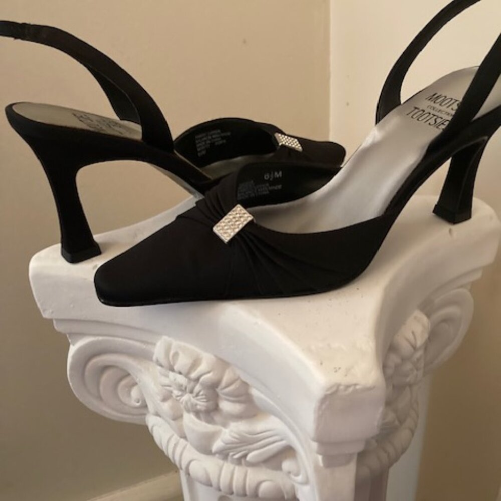 Mootsie Tootsie Black Sling-back pumps